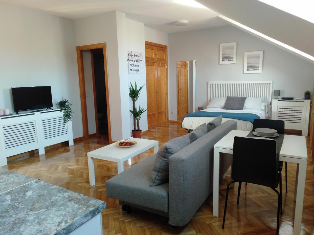 Airport Ifema Barajas Home Madrid Eksteriør billede
