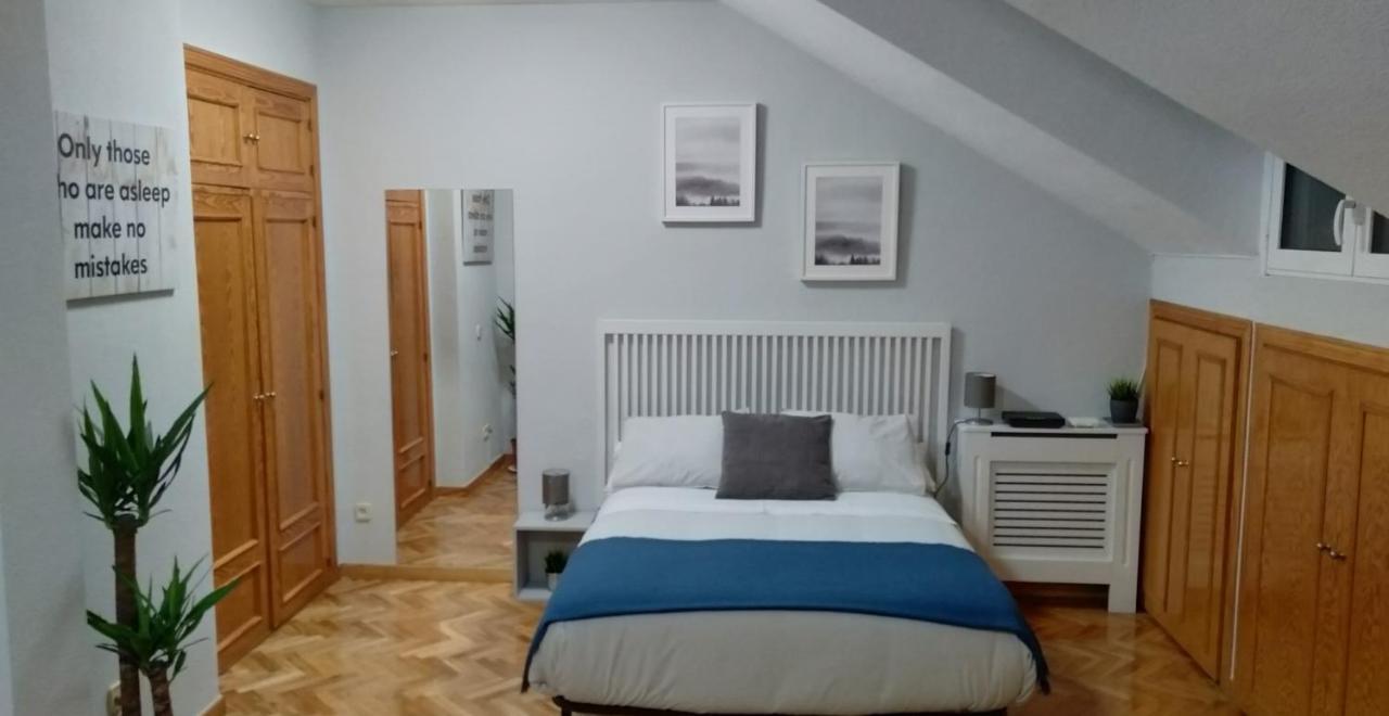 Airport Ifema Barajas Home Madrid Eksteriør billede