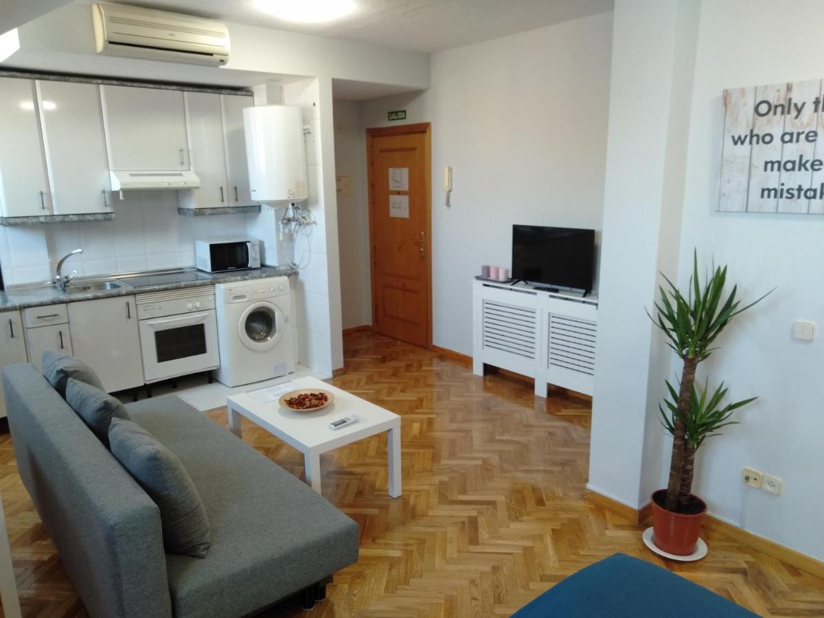 Airport Ifema Barajas Home Madrid Eksteriør billede